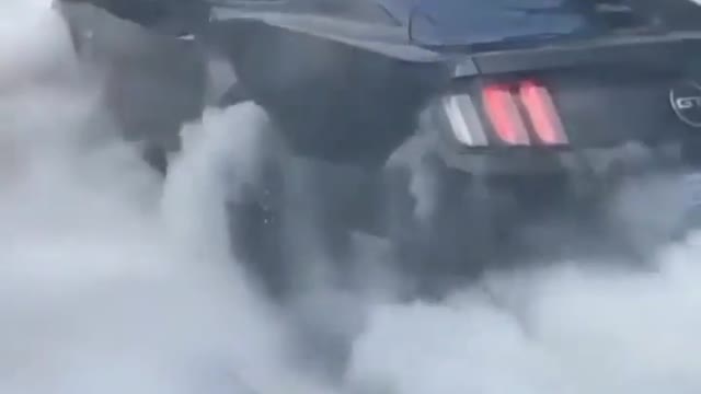 How carguys Smoke...! || Ford Mustang