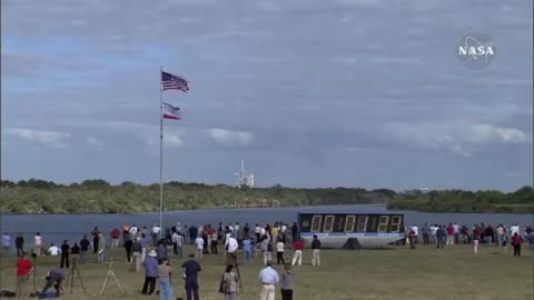 STS_119_Lunched