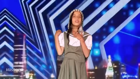 A Palestinian girl sends a message to the world making the jury and audience cry