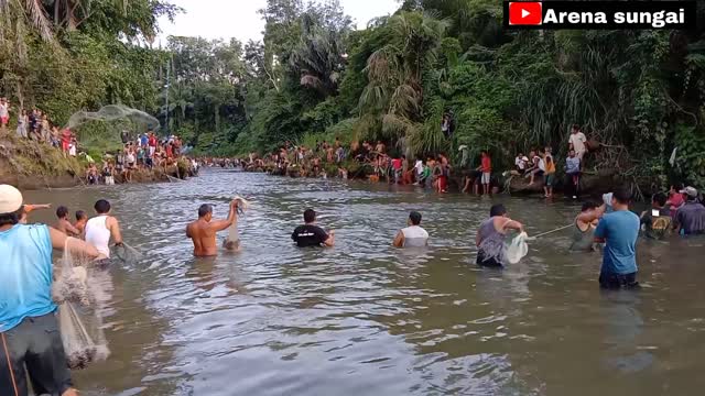 Amazing.. Traditional Net Fishing..