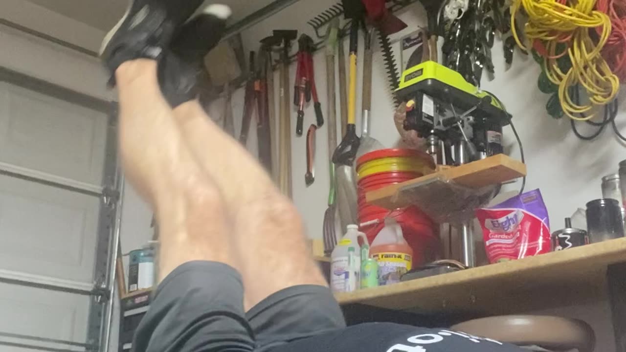 Still on the Mat... Dynamic Alternating Leg-Lifts!!