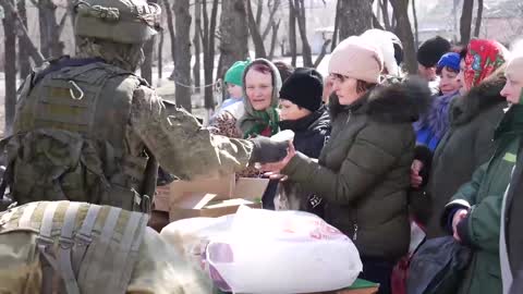 Ukraine War - Russian servicemen deliver more than 20 tonnes of humanitarian aid