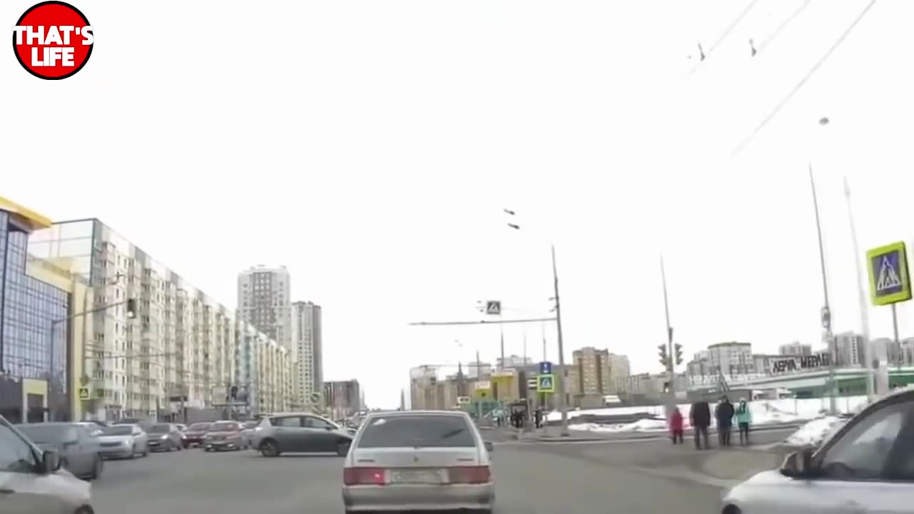 Funny WOMEN FAIL IN TRAFFIC