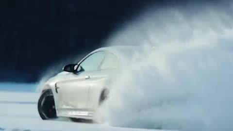 BMW M4 Drifting on Ice