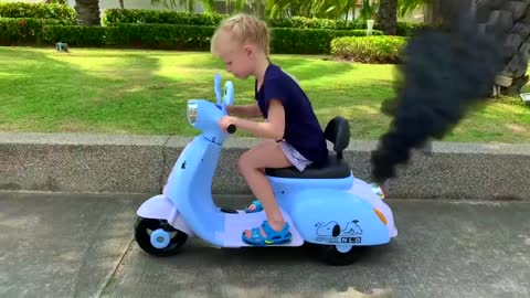 Mili and Stacy Pretend Play with Ride On Cars Toy