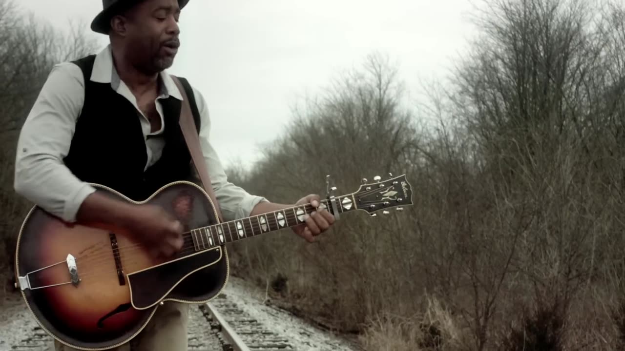 Darius Rucker - Wagon Wheel (Official Music Video)