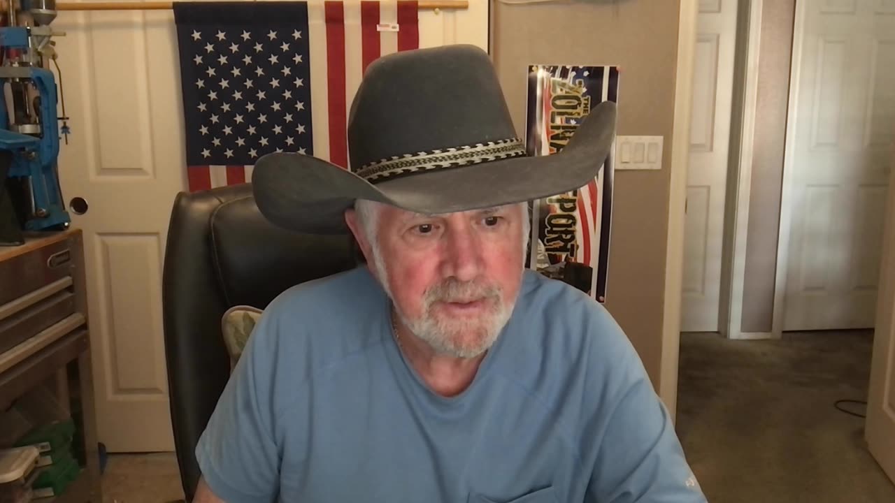 dtcowgirl, Real Men Tend Not To Wear Makeup, Trump Is So Insecure He Hides Behind Makeup!