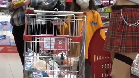 Stealing people groceries prank🤣