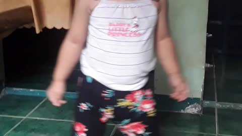 smart baby dancing