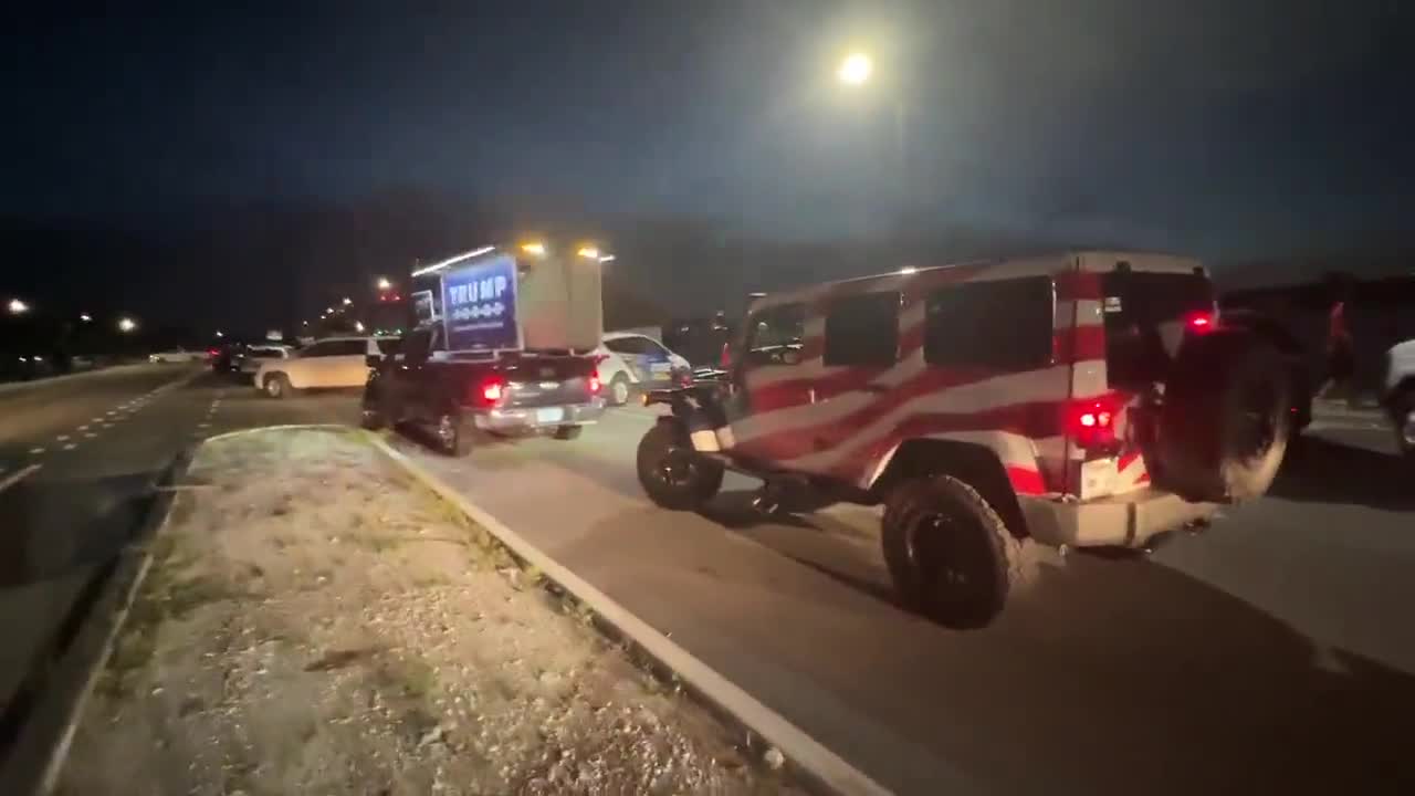 Patriots arrive at Mar-a-Lago for Donald Trump after FBI’s Raid