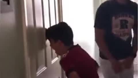 The child wants to beat his father a new PS5