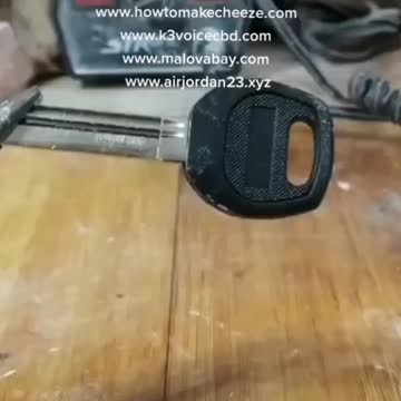 Watch Me Craft This Guitar Axel Rose