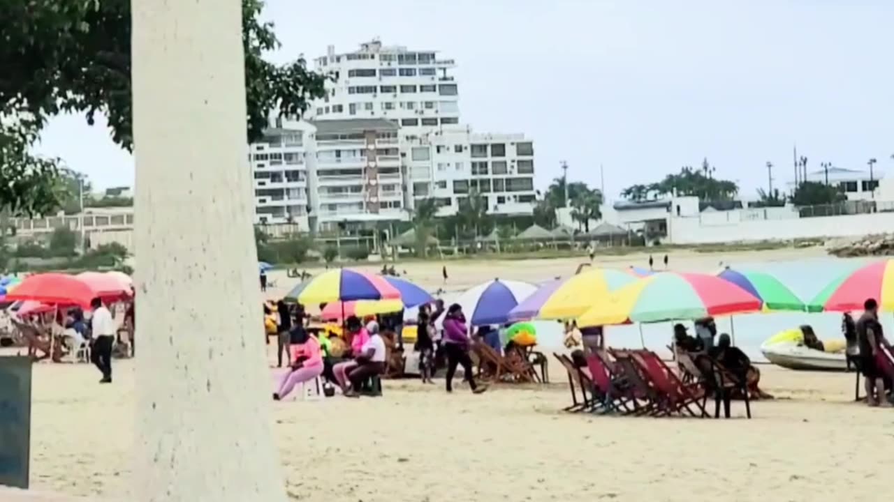 Riding to the beach ⛱️ in Salinas Ecuador 🇪🇨