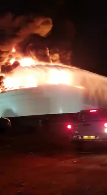 ĐƯỜNG ỐNG XUYÊN ISRAEL VÀ BỒN CHỨA DẦU BỊ BOM VÀ BỐC CHÁY Ở ASHKELON.