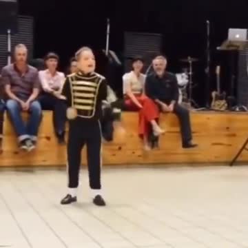 YOUNG ISRAELITE FOREIGNER GENTILE PERFORMANCE OF MICHAEL JACKSON BILLIE JEAN. Romans 8:16🕎🤴🏾