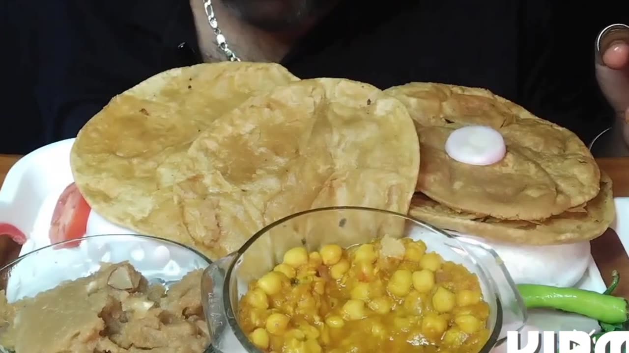 Spicy Chole Puri And Sweet Halwa Eating Food