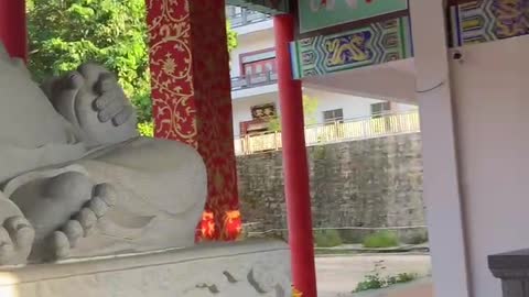 Figure statue