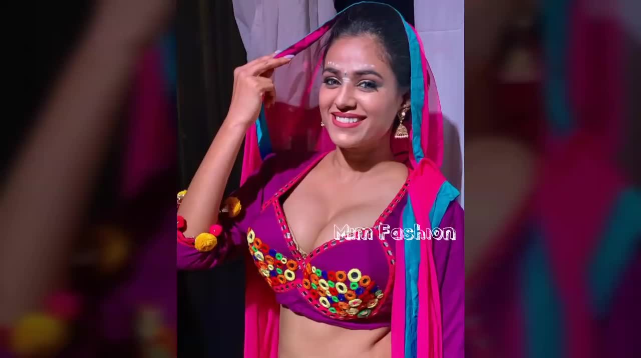 Bong crush bengali beauty hot saree pose | saree o naree | Part-85