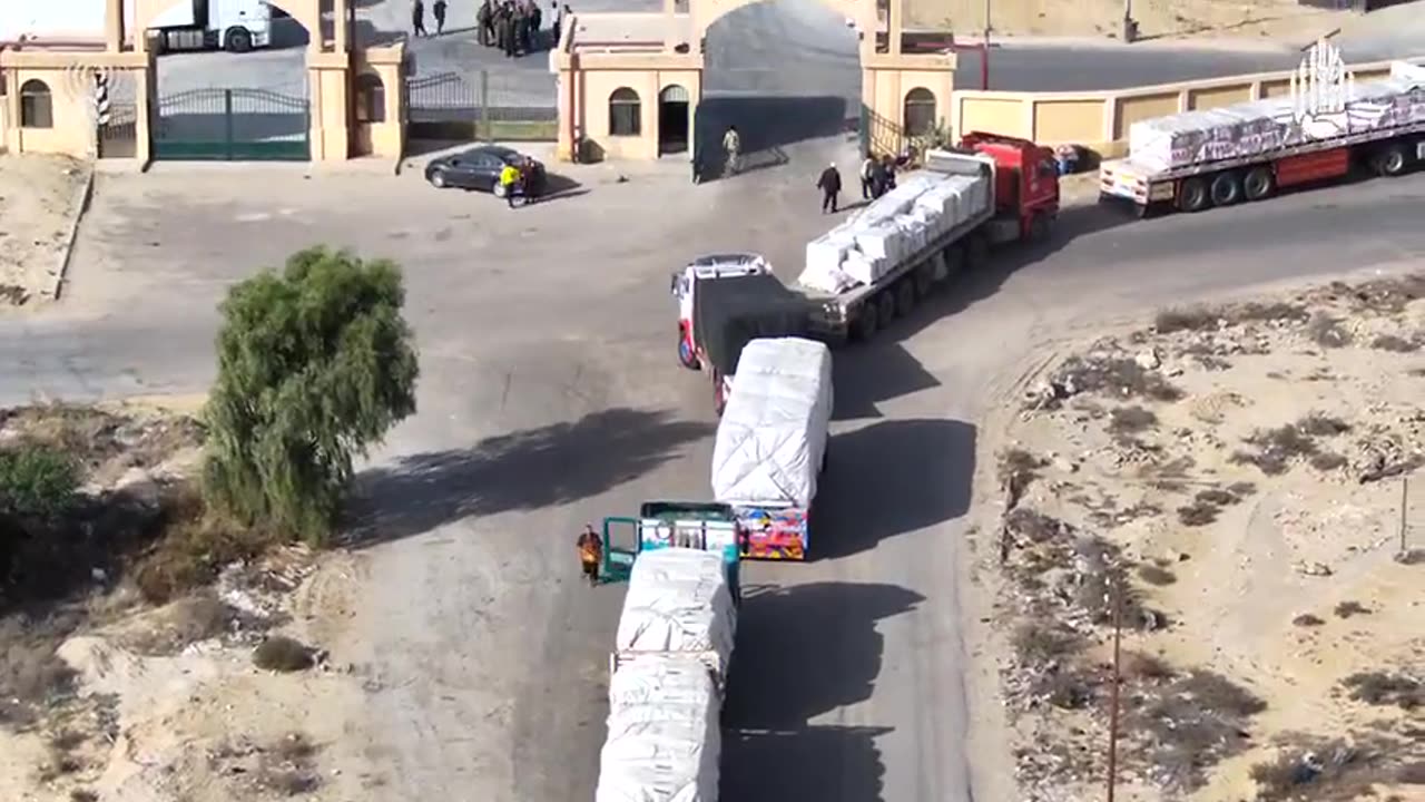 8 containers carrying diesel fuel and cooking gas were transferred from Egypt to UN