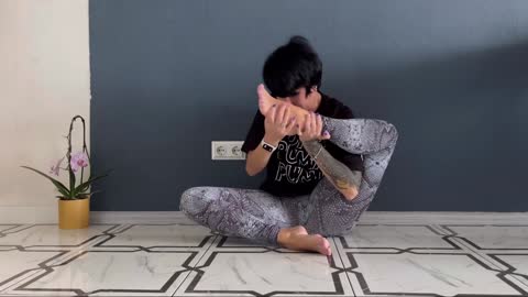Hot Yoga Stretching Gymnastics time Flexible legs