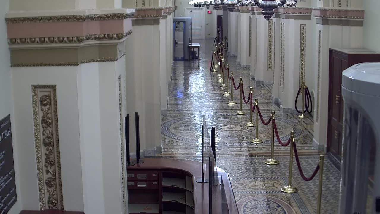 0361USCH03HouseGalleryNWnearH323_2021-01-06_04h40min00s250ms.mp4