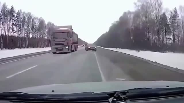 Terrifying Dash Cam Footage - Head on crash
