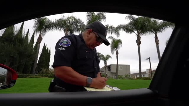 YOU WON’T BELIEVE WHAT THIS COP YELLS AT LAMBORGHINI OWNER