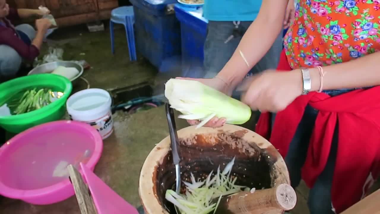 Delicious Thai Green Papaya Salad – Best Thailand Papaya Salad - Thai Street Food