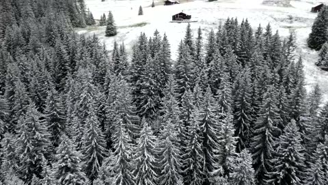 First snowfall of the season falls on Swiss mountain