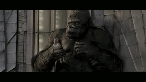 King Kong _ Christmas With Kong in Central Park in 4K HDR