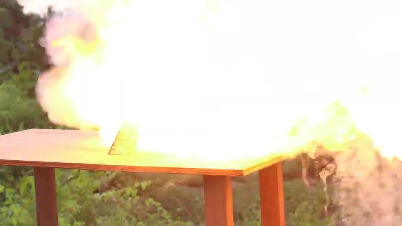 Watch a rocket made with a series of match sticks 🤔 Don't try it at home ☠👹