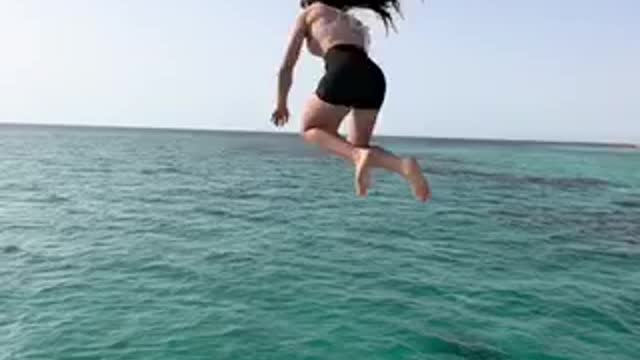 dangerous jump into the sea