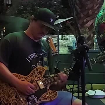 Austin Thompson (Funky Lampshades) - LIVE @ OSO (Short 6)