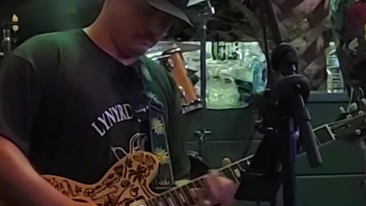 Austin Thompson (Funky Lampshades) - LIVE @ OSO (Short 6)