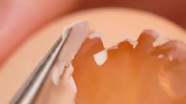 Satisfying peeling egg