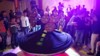 dancer performs extraordinary show in wedding