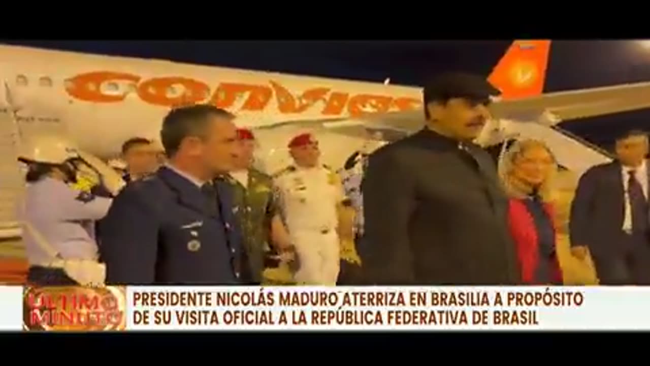 O Ditador em solo brasileiro e com continĂȘncia do @exercitooficial , uma vergonha nacional !