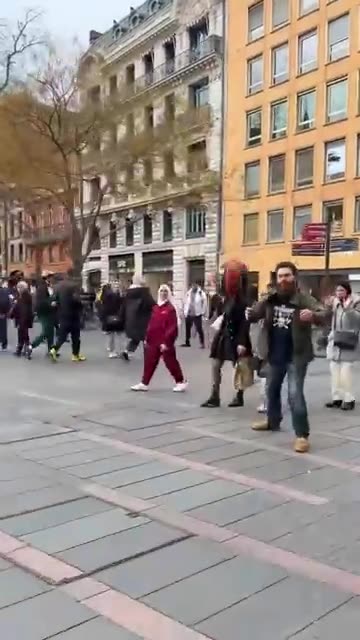 Rating Strangers Shots (craziest dunk ever) 🤯🏀