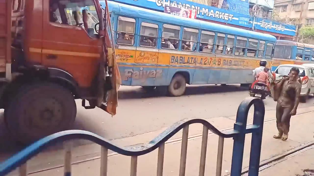 Halishahar to chandni chak kolkata
