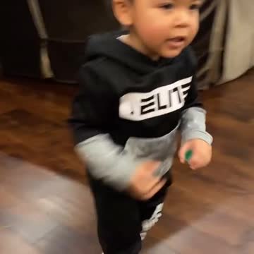 VanVleet's Family Celebrates His Record