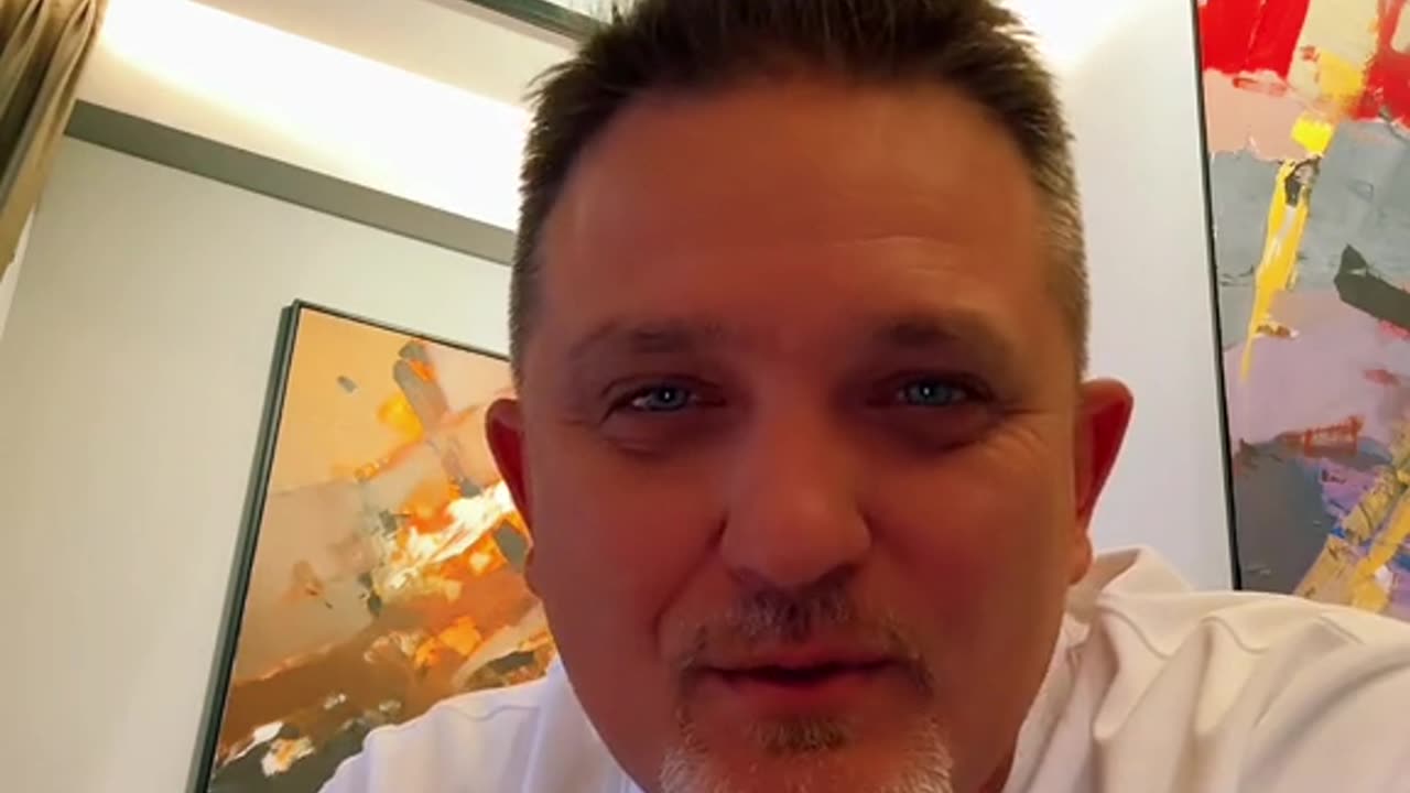 Julian Deda kritikon Albano Bogdon