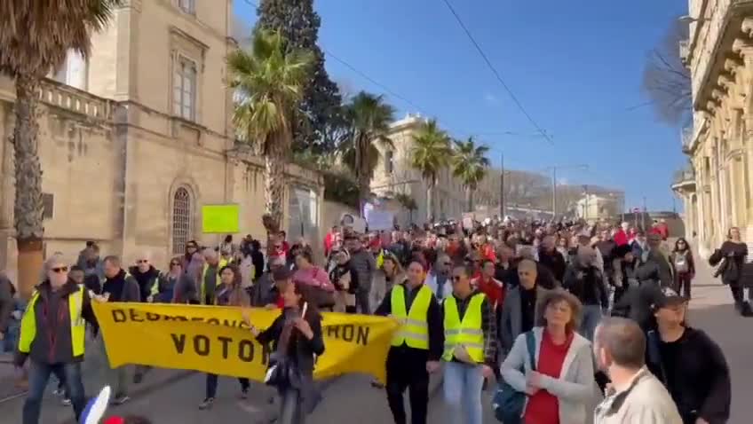 Thousands came out to protest against France’s draconian vaccine pass system today in Périgueux.