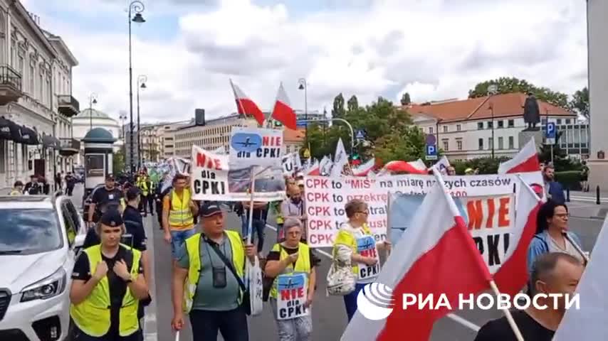 Demonstrace zemědělců ve Varšavě proti politice EU