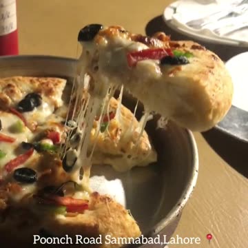 Melten Cheeselava burger 🍔 Cheese Stuffed Pizza 🍕😋