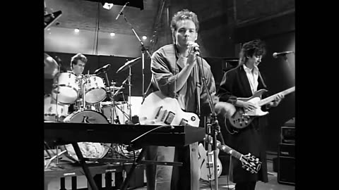 Cutting Crew - (I Just) Died In Your Arms (Official Music Video)