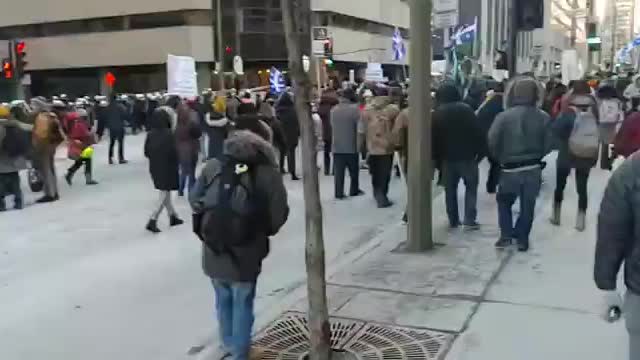 Peuple pris en souricière à Montréal - 13 mars 2021