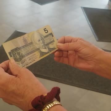 there are two prime ministers on this 5 dollar bill.