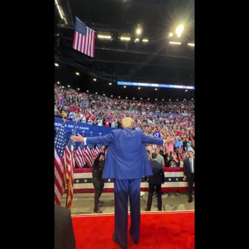 President Trump ends his Long Island rally to Nessun Dorma like the true maestro he is! 🇺🇸🎶