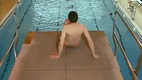 Funny Video Me Bean at swimming pool diving lmao scared .