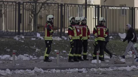 Ukraine kyiv -FIREFIGHTERS taking out of fire on